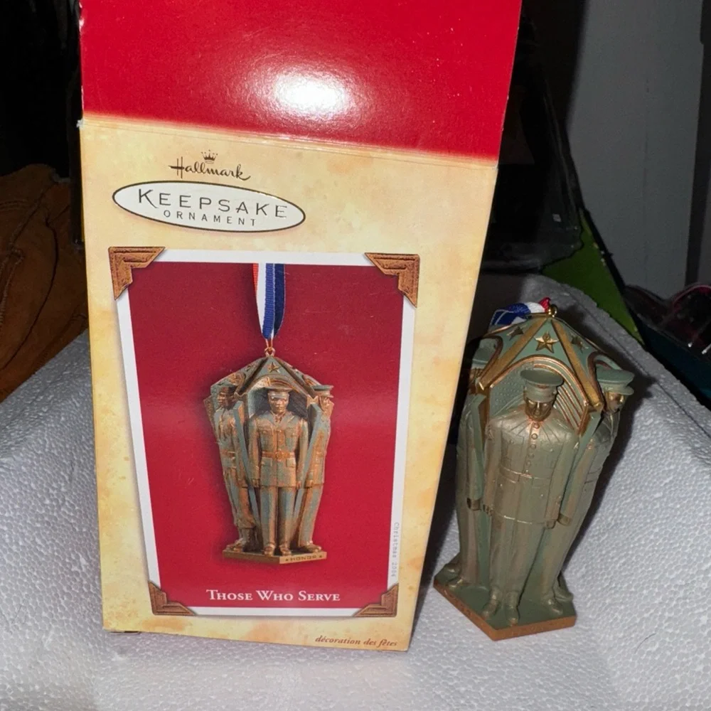 Hallmark Keepsake Ornament - Red and Gold Tribute